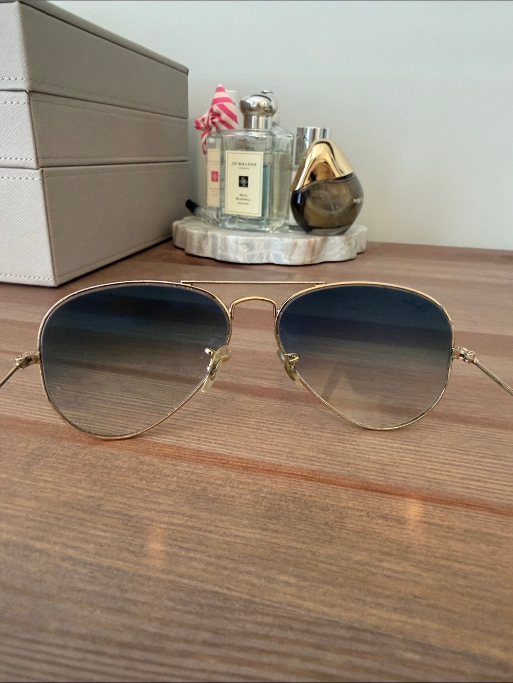 Ray-Ban Blue Gradient Lenses with Gold Aviator Frame - Picture 8 of 8